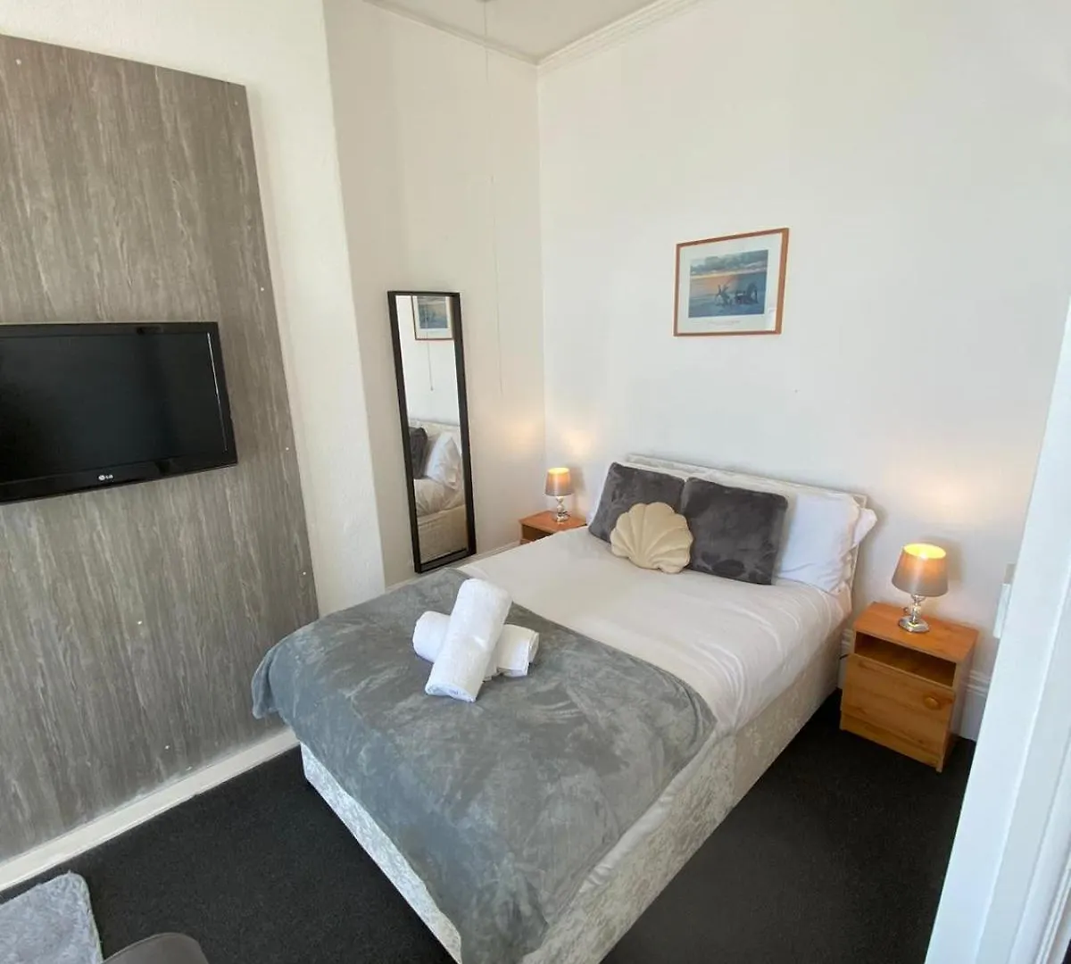 Farina No1, Sea View Studio Sleeping 2 Guests Bridlington